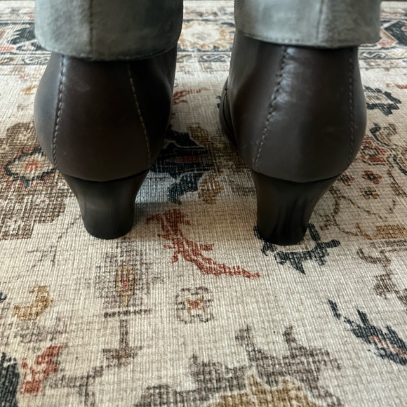 Size 7.5 Leather Hush Puppies - Picture 6 of 10